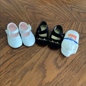 Baby girl shoes and socks